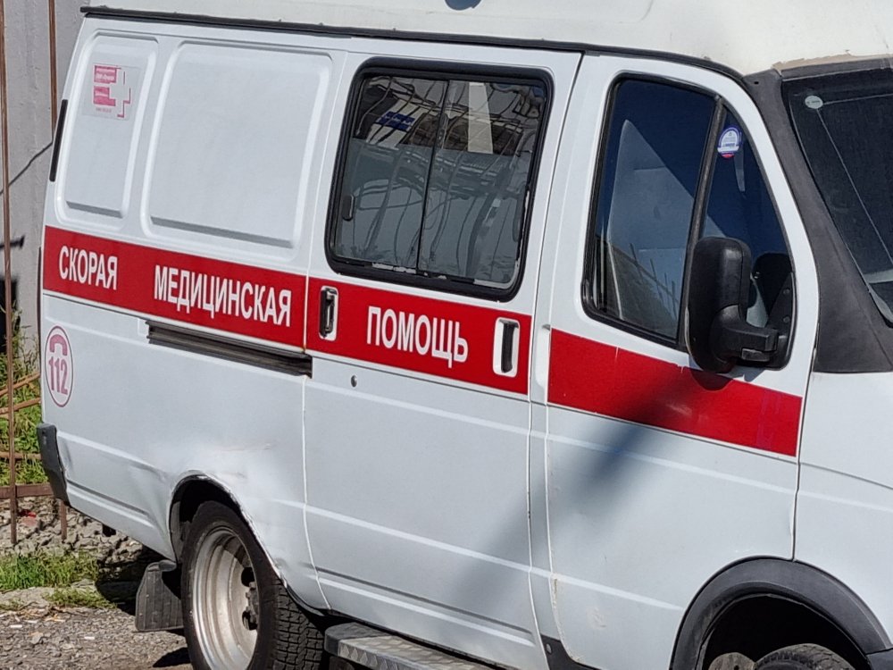 Мужчина умер на глазах очевидцев в Сочи на автобусной остановке