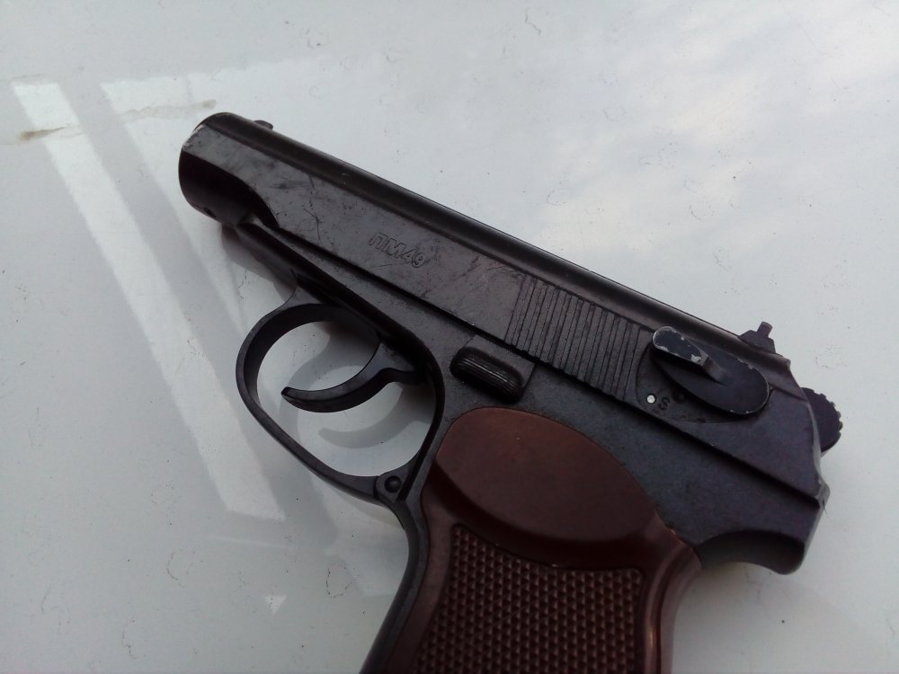 Бандит в Краснодаре ограбил частный дом на 5 млн рублей с помощью пистолета