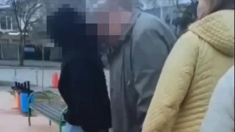 Мужчина, ударивший девочку-подростка в Краснодаре, может получить до 15 суток ареста