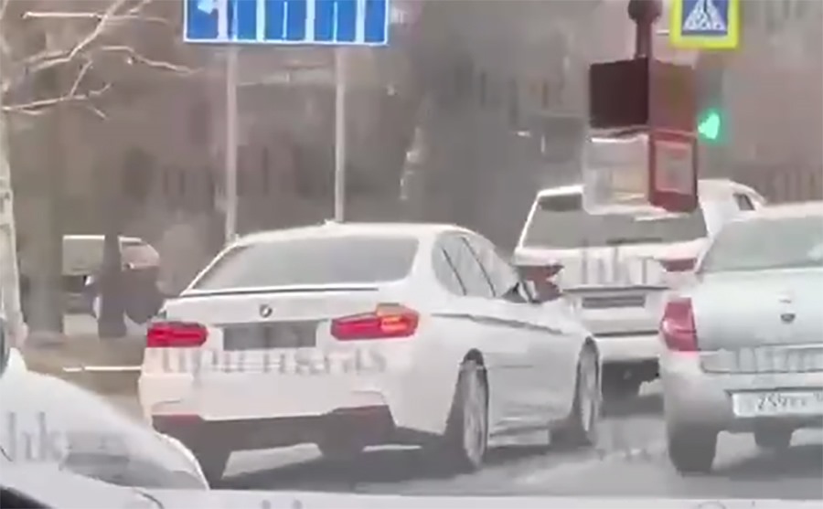 Полиция Краснодара задержала мажоров на роскошных авто, гонявших без номеров по Красной улице
