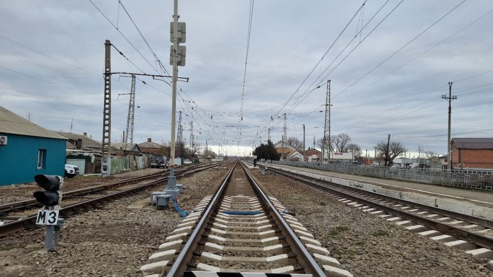 В Краснодарском крае подросток забрался на поезд и получил 80% ожогов тела из-за удара током
