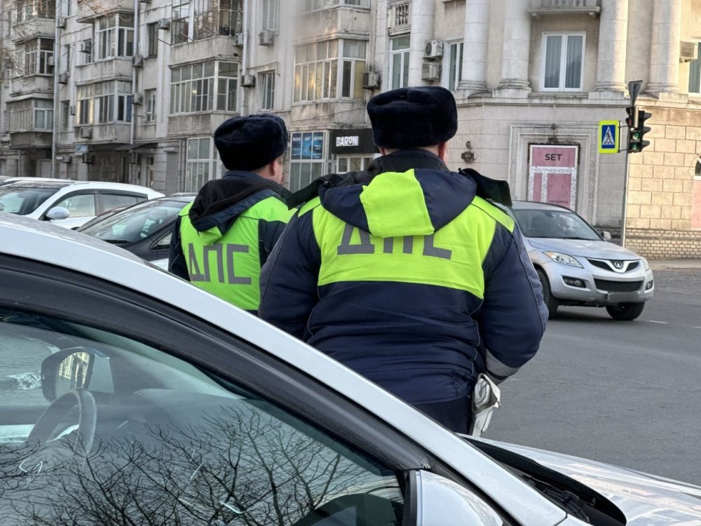 Краснодарская полиция ищет гонщиков на парковке гипермаркета по улице Александра Покрышкина