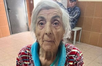 На Кубани возле Крымской ЦРБ нашли пожилую женщину